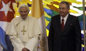 Las  conversaciones privadas el Séquito Papal y la delegación cubana se extendieron por más de 45 minutos. (foto: AIN)