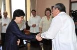 Raúl y Margaret Chan abordaron diversos temas relacionados con los excelentes vínculos de colaboración existentes entre Cuba y esa organización mundial. 