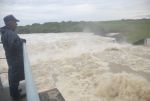 Los altos jefes de las FAR visitaron el mayor embalse de Cuba, que en la actualidad almacena más de 990 millones de metros cúbicos de agua. (foto: Vicente Brito)