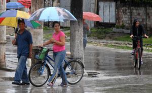 Las lluvias continuarán durante las próximas 24 y 48 horas, según especialistas del Centro Meteorológico Provincial. (foto: Oscar Alfonso)