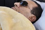 Mubarak, de 84 años, fue declarado anoche "clínicamente muerto".