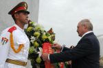 Alexander Lukashenko, colocó una ofrenda floral al Héroe Nacional cubano, José Martí.