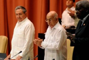 Raúl Castro preside la sesión ordinaria de la Asamblea Nacional del Poder Popular. (foto: AIN)