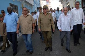 Raúl encabezó la peregrinación del pueblo santiaguero este 30 de julio.