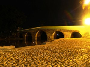 Puente sobre el río Yayabo visto desde la calle Llano.