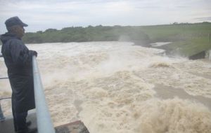 El embalse recibió en las últimas horas unos 50 millones de metros cúbicos.