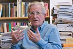 Noam Chomsky, uno de los intelectuales de EE.UU. que apoya al fundador de Wikileaks.