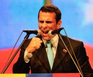 Campaña de Capriles sufre golpe con la retirada de 4 organizaciones.