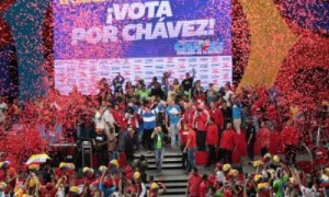 Chávez reiteró su disposición para contribuir junto a los jóvenes venezolanos en la profundización de la construcción de la patria socialista. (foto: AVN)