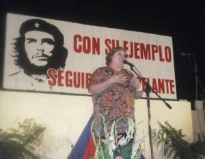 Aleida en la Velada Conmemorativa del aniversario del Frente Las Villas. (Foto Mary Romero).