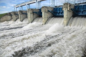 La Zaza se aproximó este martes a los 1 000 millones de metros cúbicos de agua. (foto: Oscar Alfonso)