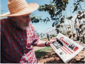 El líder cubano publica artículo en el que ridiculiza al “gallinero de propaganda imperialista” que días atrás lo tuvo agonizando.