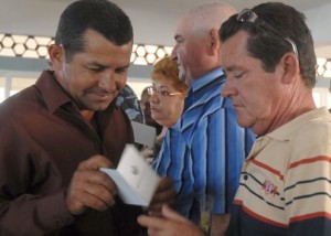 Más de 400 nuevos delegados conforman las Asambleas Municipales en Sancti Spíritus. (foto: Oscar Alfonso)