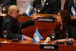 Chávez y Cristina Fernández en la reunión constitutiva de la CELAC. 