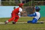 Juego de béisbol entre niños de los equipos de Cabaiguán y Yaguajay.