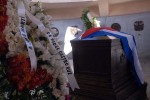 Ofrenda floral a nombre del lí­der cubano Fidel Castro Ruz fue depositada en la tumba de José Martí­, en el cementerio Santa Ifigenia de Santiago de Cuba. (Foto AIN)