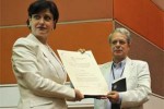 La entrega del reconocimiento tuvo lugar en el acto inaugural de la III Conferencia Internacional por el Equilibrio del Mundo.