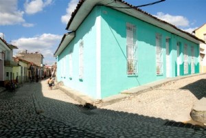 Para el 2013 continúa el empedrado de algunas de las calles del Centro Histórico espirituano. 