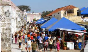 La Feria del Libro de La Habana abrirá sus pabellones al público este viernes en la fortaleza de San Carlos de la Cabaña.