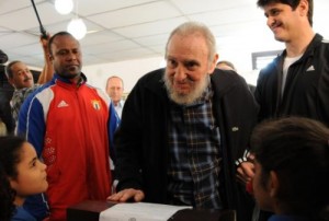 Fidel ejerció su derecho al voto en el Colegio Electoral No.1, de la Zona 13, Circunscripción 13, de Plaza de la Revolución. (foto: Ismael Francisco)