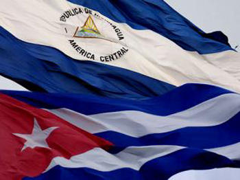 Banderas de Cuba y Nicaragua.