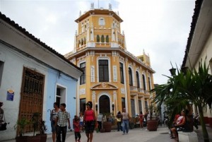 En varias áreas del Centro Histórico se realizan acciones de mantenimiento.