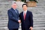 EL primer vicepresidente cubano Miguel Díaz-Canel con el vicepresidente chino Li Yuanchao, durante su visita a Beijing.