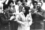 Vilma junto a Fidel y Raúl en la clausura del III Congreso de la FMC. 