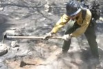 Tres mil bomberos apoyados con una flota de 25 aeronaves combaten el fuego en la localidad montañosa de Idyllwild.