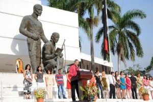 La Universidad de Sancti Spíritus José Martí Pérez (UNISS) entregó títulos a 1 197 universitarios egresados de sus aulas.