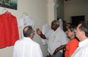 El miembro del Buró Político visitó la Quinta de Santa Elena, sede del proyecto sociocultural La Guayabera.