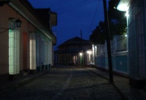 Trinidad de noche.