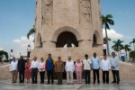 Los presidentes latinoamericanos rindieron homenaje al Héroe Nacional cubano, José Martí, en el cementerio de Santa Ifigenia.