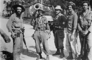 Camilo con parte de la tropa en los días finales de la guerra. (foto: Perfecto Romero)