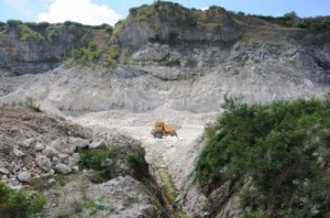 La cantera cabaiguanense es el principal yacimiento dedicado a la producción de áridos en Sancti Spíritus.