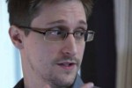 Snowden es acusado de filtrar información clasificada y se enfrenta a cargos por delitos graves en Estados Unidos.