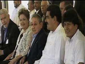 En la inauguración estuvieron además los presidentes de Bolivia, Evo Morales Aima; de Venezuela, Nicolás Maduro Moros; de Guyana, Donald Rabindranauth Ramotar; de Haití, Michel Martelly y la primera ministra de Jamaica, Portia Simpson-Miller.