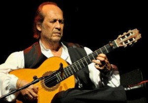 Paco de Lucía había estado en Cuba, en octubre de 2013, invitado por el maestro Leo Brouwer para participar en el Festival de Música de Cámara que él organiza en La Habana.