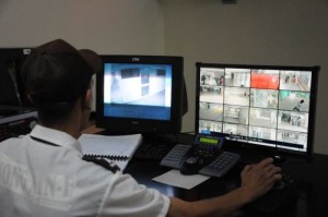 La instalación de cámaras de seguridad y la vigilancia a través de circuitos cerrados de televisión ha incidido en la disminución de hechos delictivos en varias instituciones del territorio. 