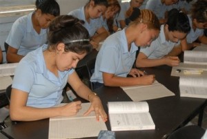 Los institutos preuniversitarios urbanos constituyen la mayor fuente de ingreso a carreras universitarias. 