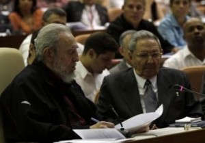 La membresía de la UNEAC en todo el país eligió a Fidel Y Raúl delegados a su Congreso. 