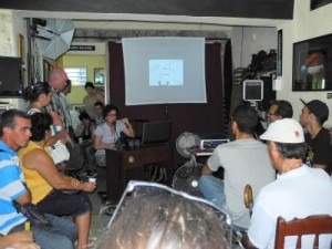 El evento contó con la presencia de alumnos matriculados en El garaje fotográfico de Álvaro José Brunet.