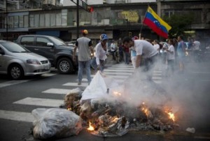 La derecha ha hecho cuanto ha podido para desestabilizar el proceso revolucionario que se desarrolla en venezuela.