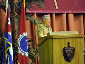 Raúl durante la clausura del XX Congreso de la Central de Trabajadores de Cuba.