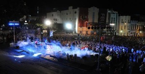 Concierto en la escalinata de la Universidad de La Habana.