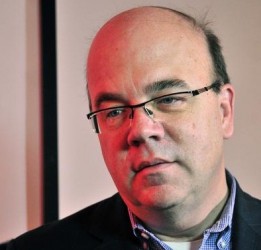 James McGovern instó al presidente Barack Obama a cambiar su política hacia la isla.