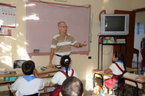 Domingo: El maestro rural debe conocer y querer el campo, sentir amor por el campesino.