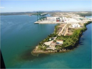 Esta Terminal es la más moderna terminal de contenedores del Caribe, ejecutada por la constructora brasileña Odebrecht.