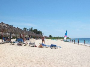 Cuatro de los casi 11 kilómetros de la Península conforman áreas de playa que acogen a los hoteles Costasur, Brisas Trinidad del Mar y Ancón.