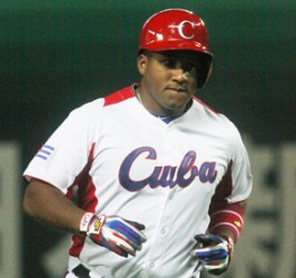 Alfredo Despaigne prosigue jugando con Los Piratas.